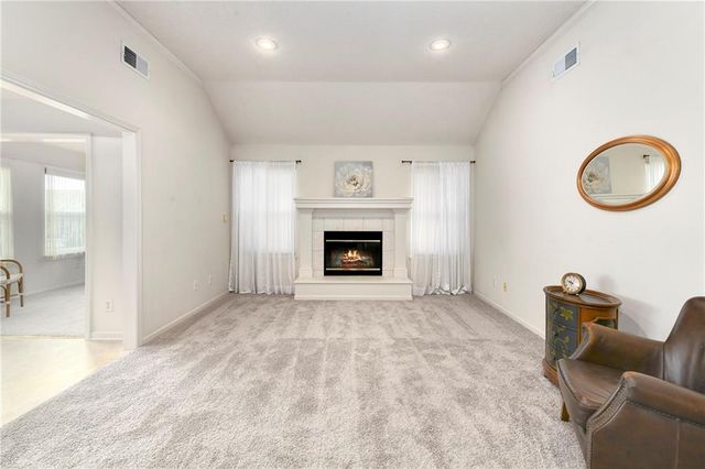 505 NW Durango Court, Blue Springs, MO 64014