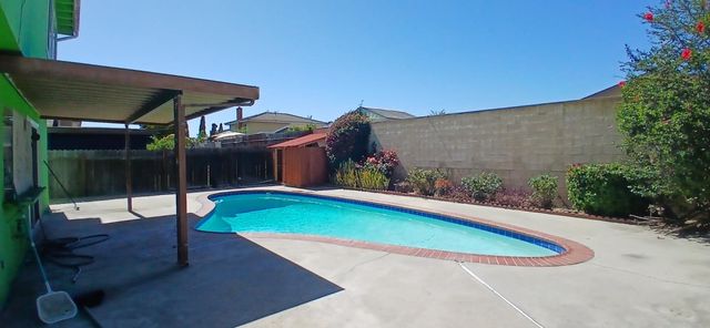 1129 E Helmick Street, Carson, CA 90746