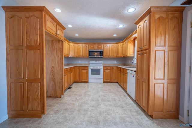 14801 Alabama Highway 20, Florence, AL 35633
