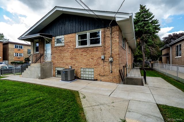 3045 S 48th Court, Cicero, IL 60804