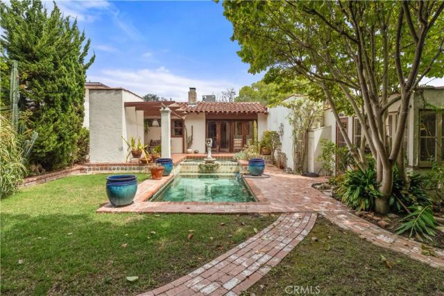 3729 Olive Avenue, Long Beach, CA 90807