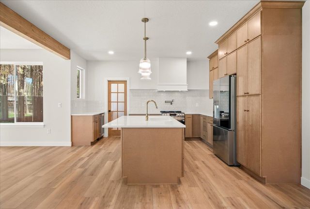 7310 W Kendick Ave, Nine Mile Falls, WA 99026