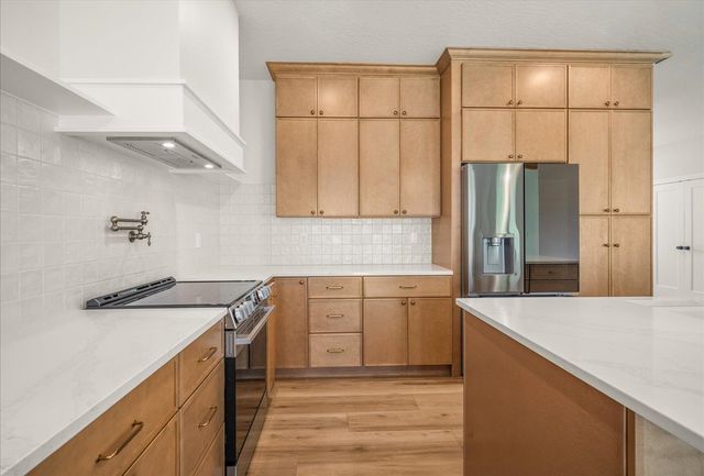 7310 W Kendick Ave, Nine Mile Falls, WA 99026