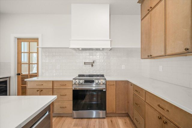 7310 W Kendick Ave, Nine Mile Falls, WA 99026
