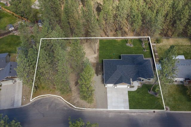 7310 W Kendick Ave, Nine Mile Falls, WA 99026