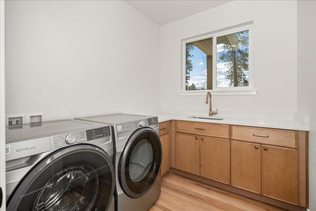 7310 W Kendick Ave, Nine Mile Falls, WA 99026