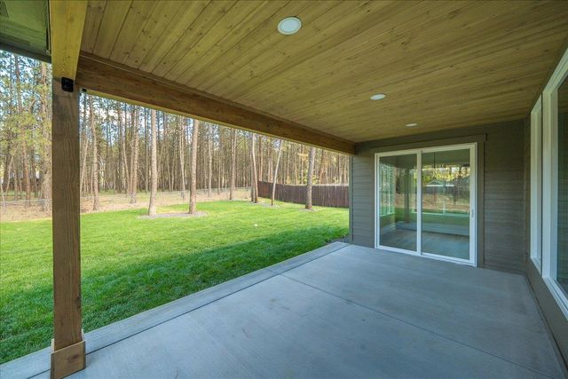 7310 W Kendick Ave, Nine Mile Falls, WA 99026
