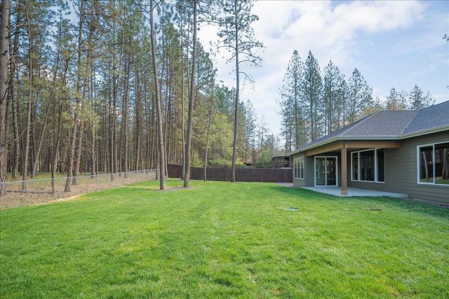 7310 W Kendick Ave, Nine Mile Falls, WA 99026