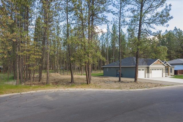 7310 W Kendick Ave, Nine Mile Falls, WA 99026