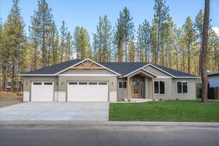 7310 W Kendick Ave, Nine Mile Falls, WA 99026
