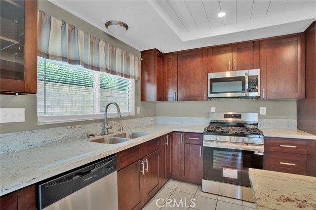 17965 Fremontia Lane, Victorville, CA 92395