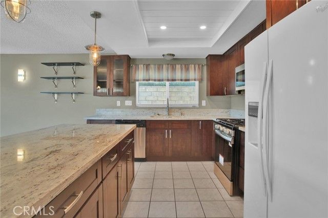 17965 Fremontia Lane, Victorville, CA 92395