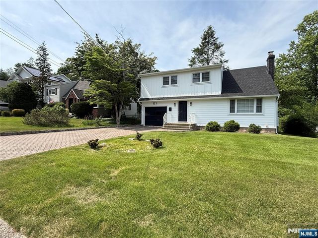 121 Newcomb, Tenafly, NJ 07670