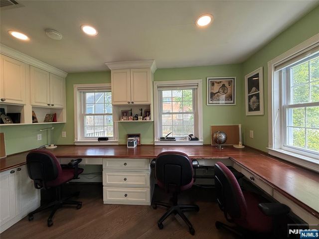121 Newcomb, Tenafly, NJ 07670