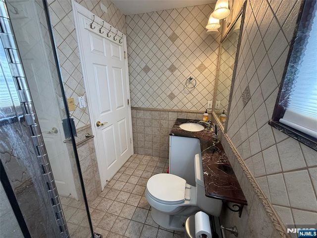 121 Newcomb, Tenafly, NJ 07670