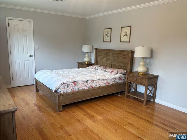121 Newcomb, Tenafly, NJ 07670