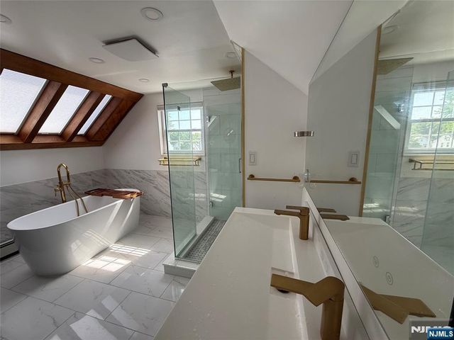 121 Newcomb, Tenafly, NJ 07670