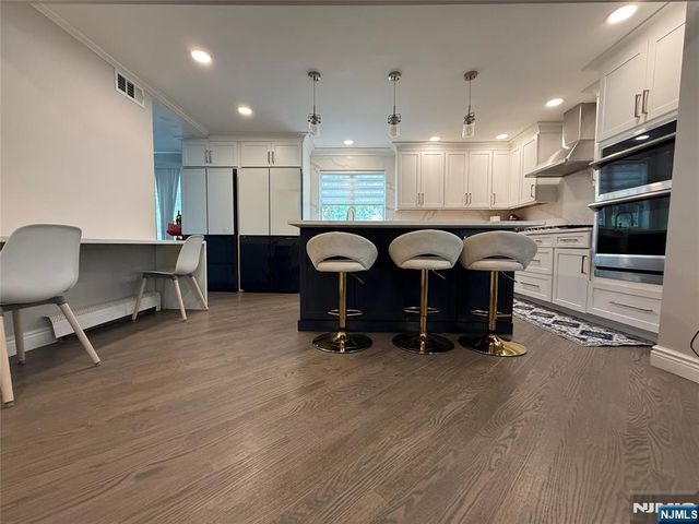 121 Newcomb, Tenafly, NJ 07670