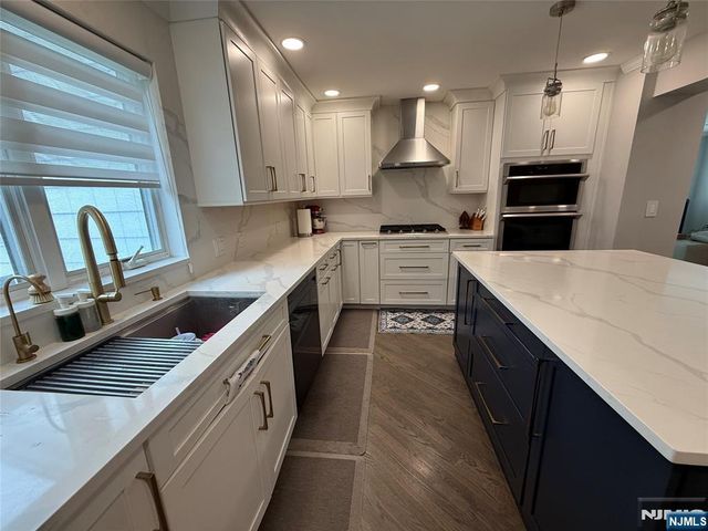 121 Newcomb, Tenafly, NJ 07670