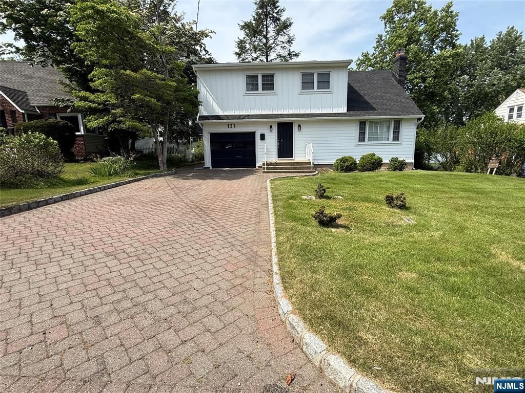 121 Newcomb, Tenafly, NJ 07670