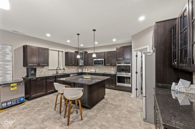 9105 Thames Drive, Avon, IN 46123