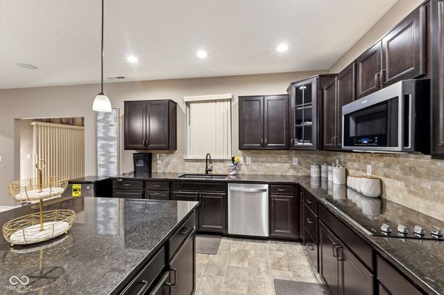 9105 Thames Drive, Avon, IN 46123