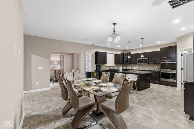 9105 Thames Drive, Avon, IN 46123