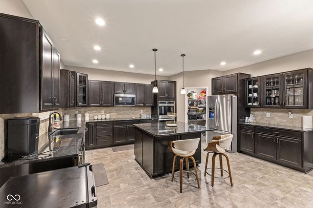 9105 Thames Drive, Avon, IN 46123