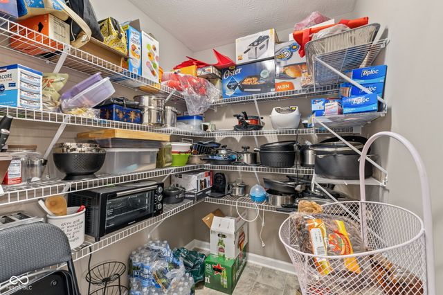 9105 Thames Drive, Avon, IN 46123