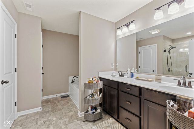 9105 Thames Drive, Avon, IN 46123