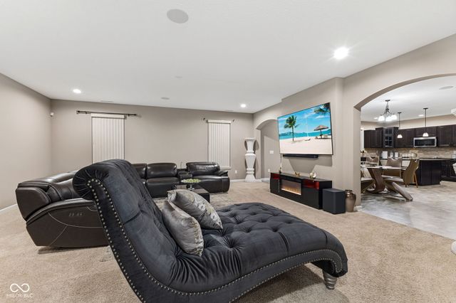 9105 Thames Drive, Avon, IN 46123