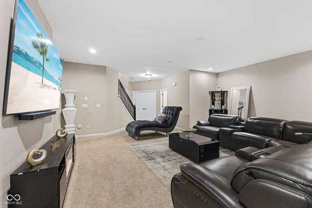 9105 Thames Drive, Avon, IN 46123