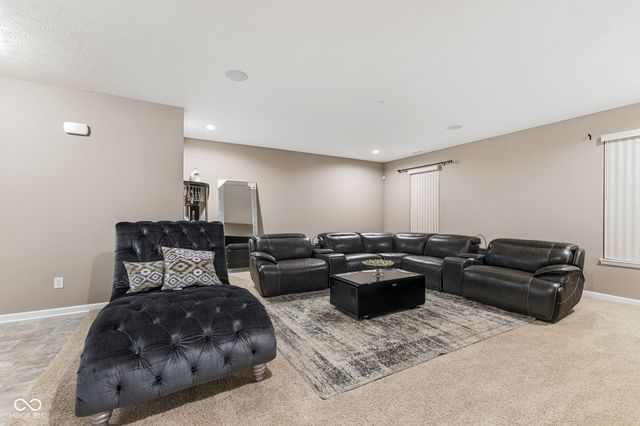 9105 Thames Drive, Avon, IN 46123