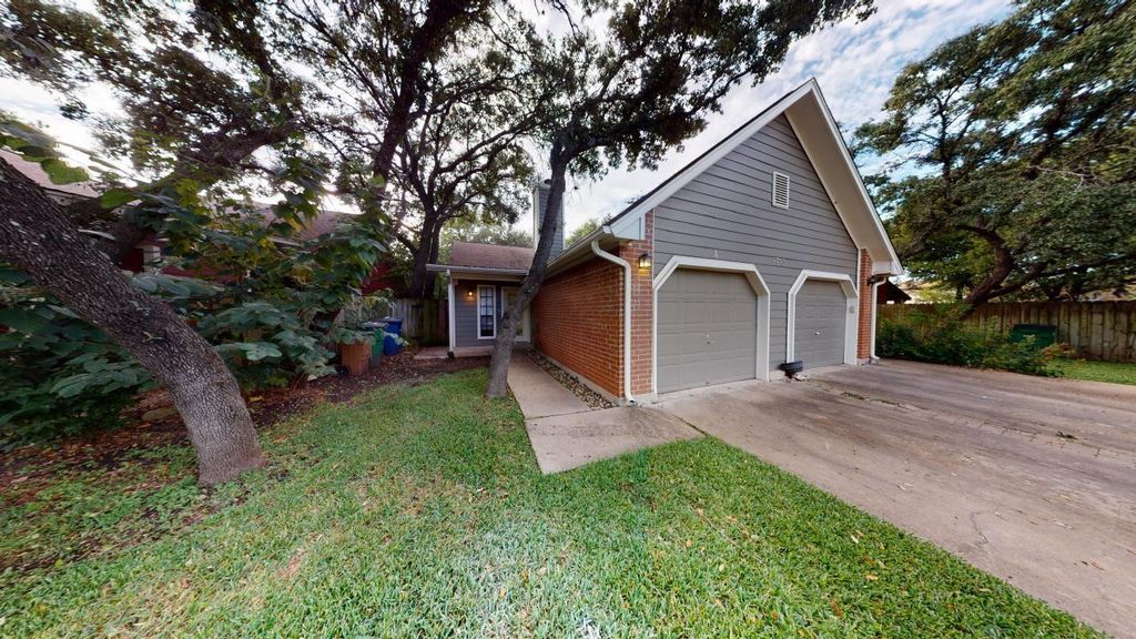 8713 Clearbrook TRL A, Austin, TX 78729