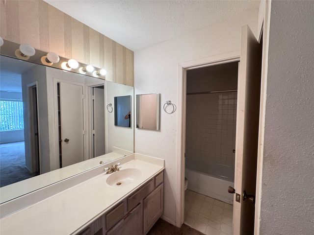 10555 Turtlewood Court 2209, Houston, TX 77072