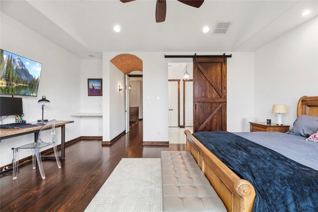 5733 Kiam Street, Houston, TX 77007