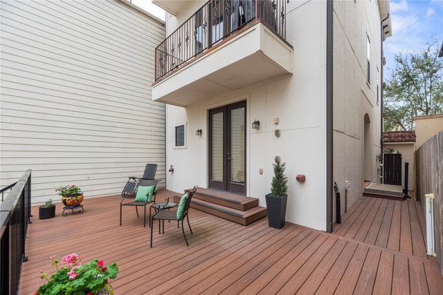 5733 Kiam Street, Houston, TX 77007