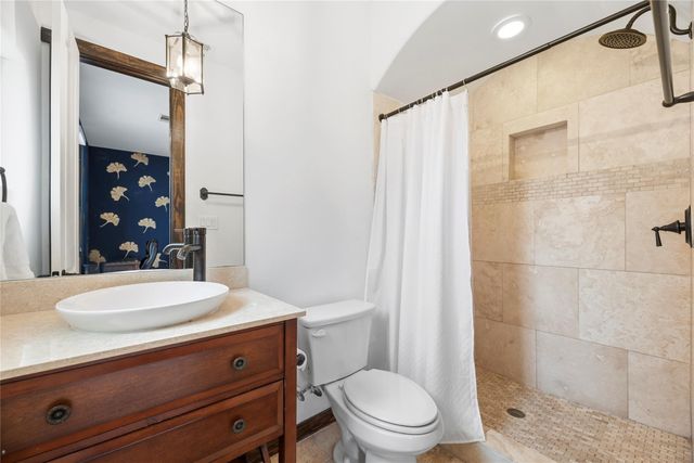 5733 Kiam Street, Houston, TX 77007