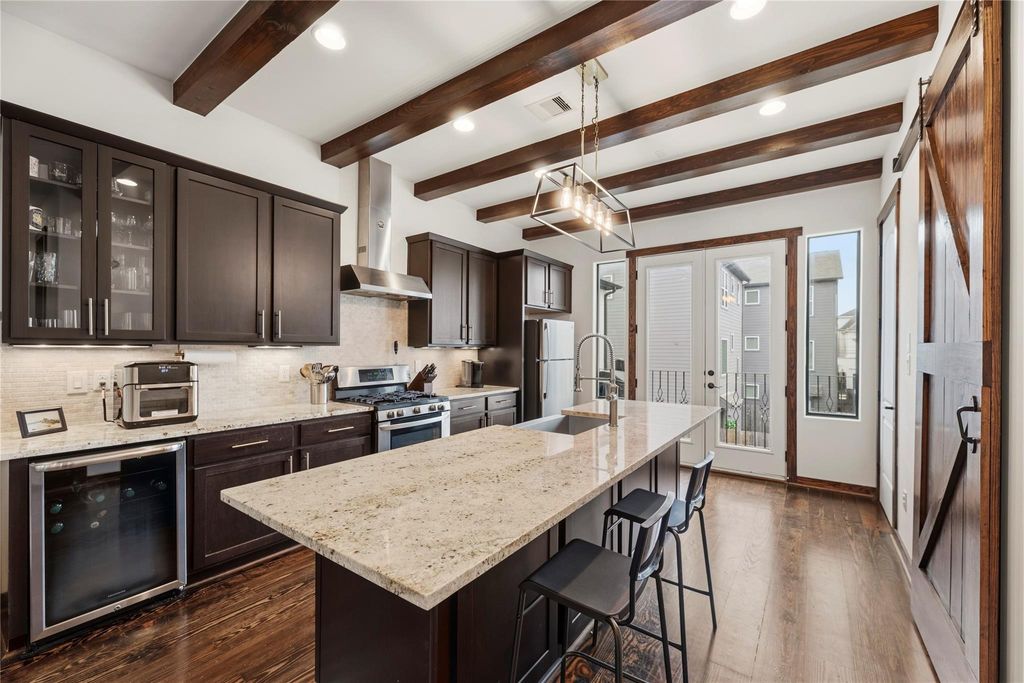 5733 Kiam Street, Houston, TX 77007