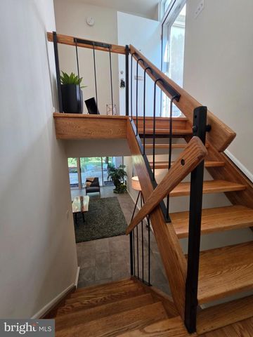 11545 MAPLE RIDGE RD, Reston, VA 20190