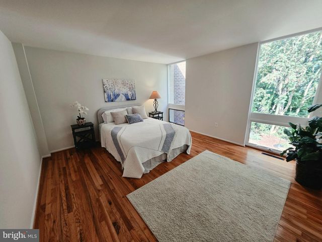 11545 MAPLE RIDGE RD, Reston, VA 20190
