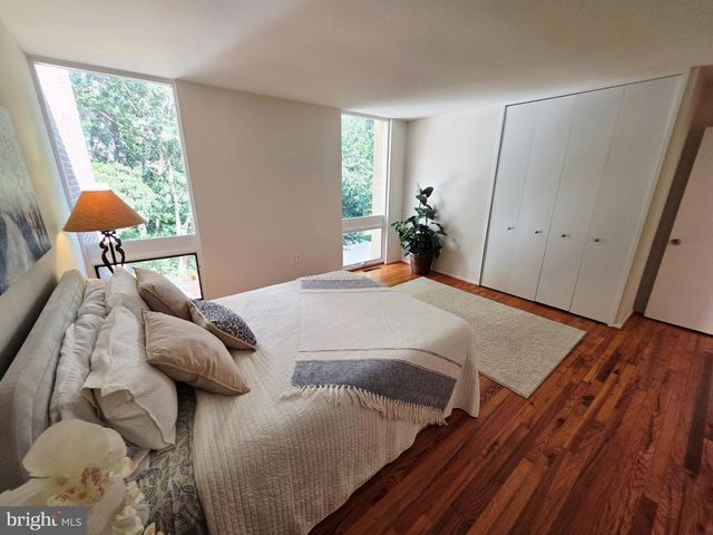 11545 MAPLE RIDGE RD, Reston, VA 20190