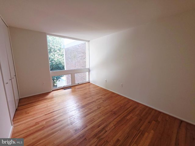 11545 MAPLE RIDGE RD, Reston, VA 20190