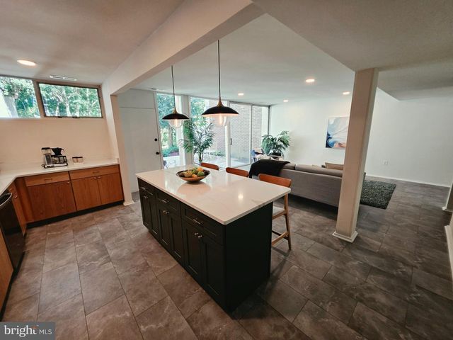 11545 MAPLE RIDGE RD, Reston, VA 20190