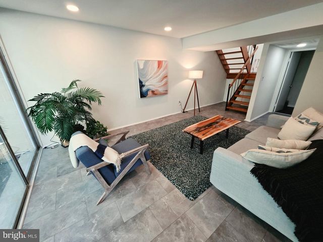 11545 MAPLE RIDGE RD, Reston, VA 20190