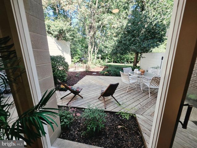 11545 MAPLE RIDGE RD, Reston, VA 20190