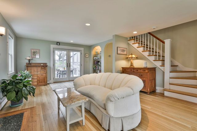 25 Eastman Street, Nashua, NH 03060