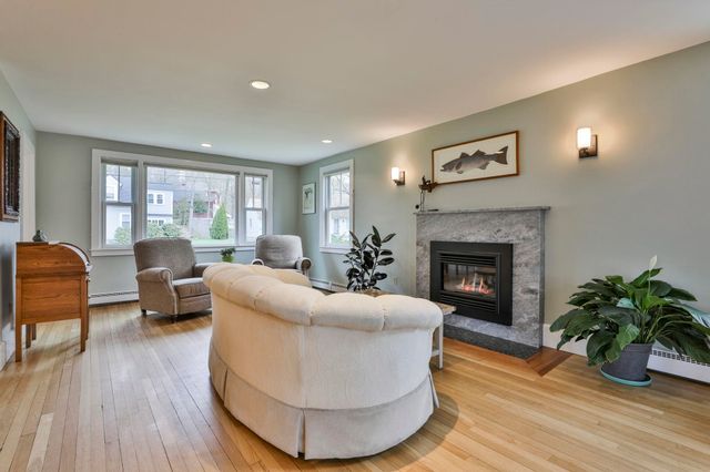 25 Eastman Street, Nashua, NH 03060