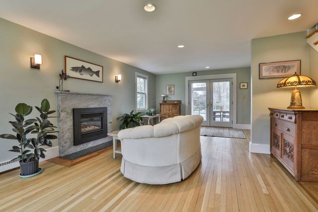 25 Eastman Street, Nashua, NH 03060
