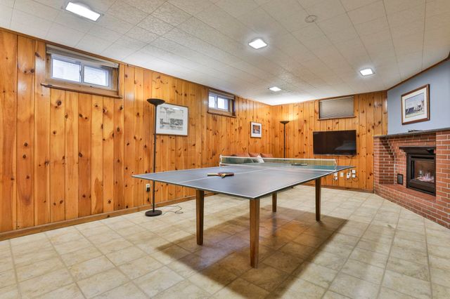25 Eastman Street, Nashua, NH 03060